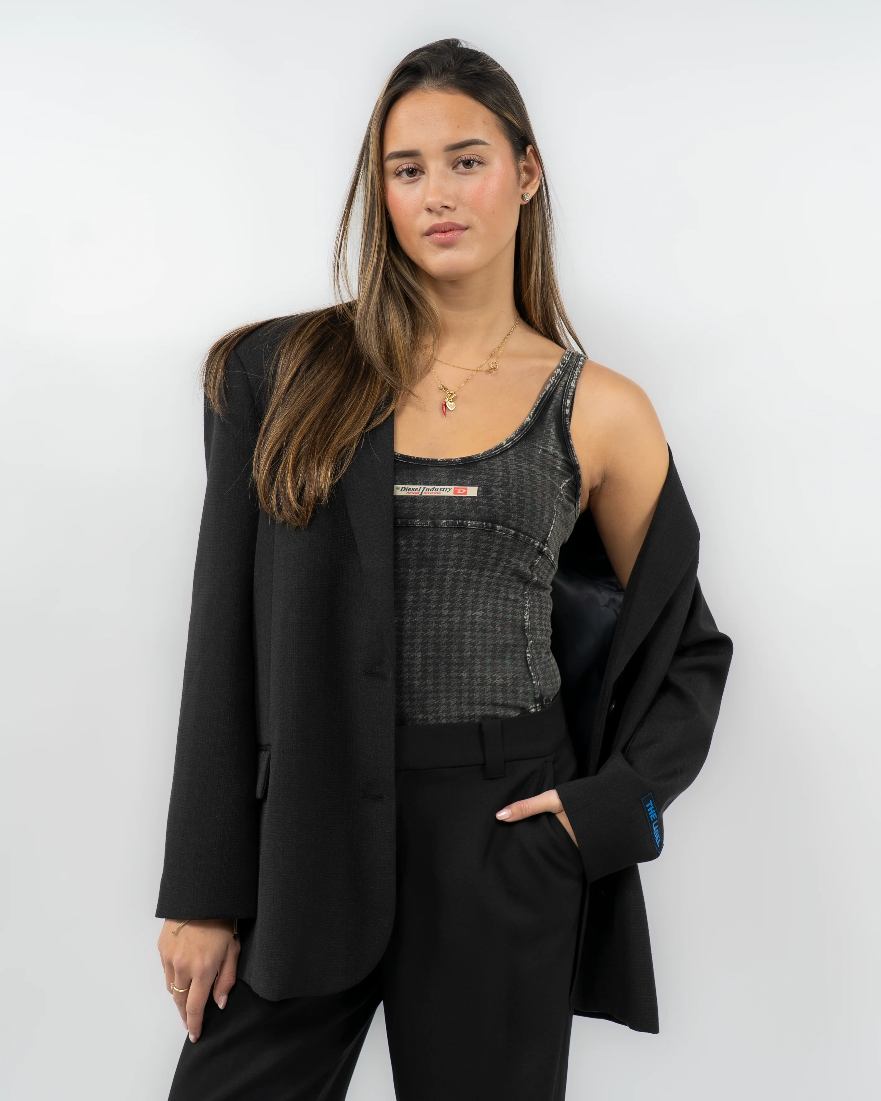 Phoebe Uw Body - Image 7